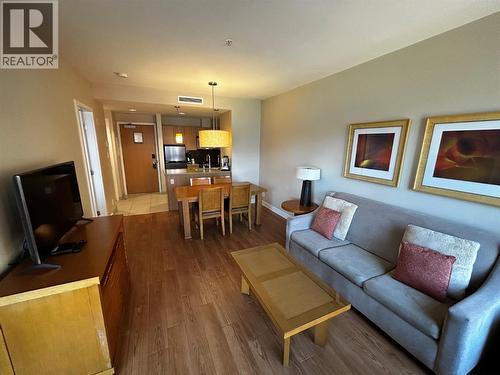 15 Park Place Place Unit# 341, Osoyoos, BC - Indoor Photo Showing Living Room