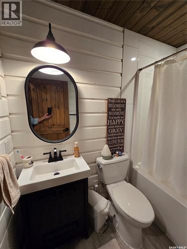 106 Lakeview Drive, Northern Admin District, SK - Indoor Photo Showing Bathroom