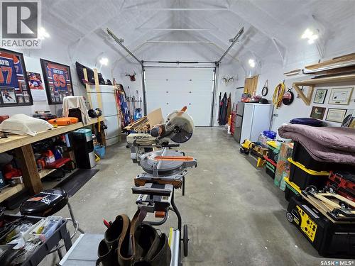 106 Lakeview Drive, Northern Admin District, SK - Indoor Photo Showing Garage