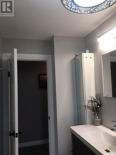 216 Dominion Road, Assiniboia, SK - Indoor Photo Showing Bathroom