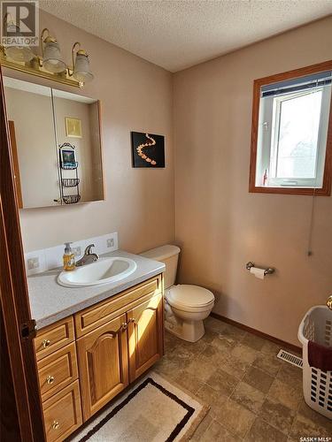 115 Carson Bay, Lampman, SK - Indoor Photo Showing Bathroom