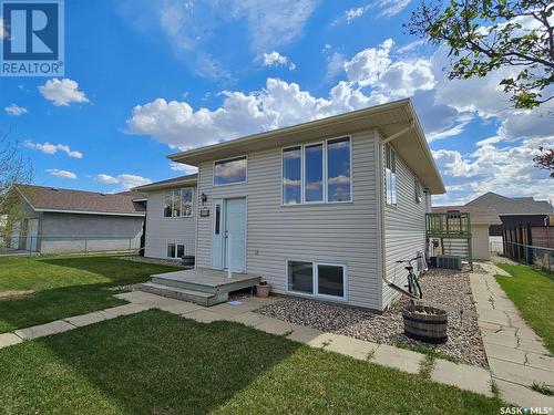 115 Carson Bay, Lampman, SK - Outdoor
