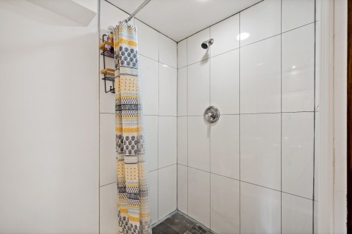 Salle de bains - 263  - 265 Ch. Brousseau, Labelle, QC - Indoor