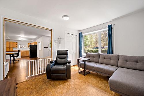 Living room - 263  - 265 Ch. Brousseau, Labelle, QC - Indoor Photo Showing Living Room