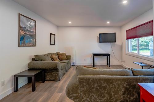 1810 First Street, Fruitvale, BC - Indoor Photo Showing Living Room With Fireplace