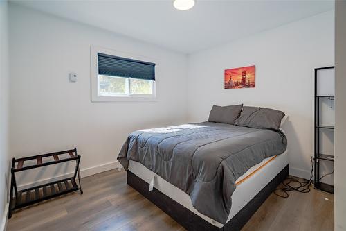 1810 First Street, Fruitvale, BC - Indoor Photo Showing Bedroom