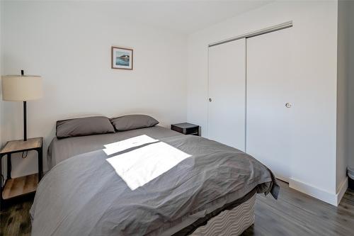 1810 First Street, Fruitvale, BC - Indoor Photo Showing Bedroom