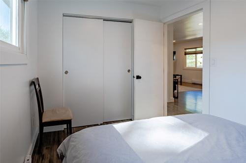 1810 First Street, Fruitvale, BC - Indoor Photo Showing Bedroom