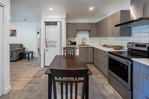1810 First Street, Fruitvale, BC - Indoor Photo Showing Kitchen With Stainless Steel Kitchen With Upgraded Kitchen
