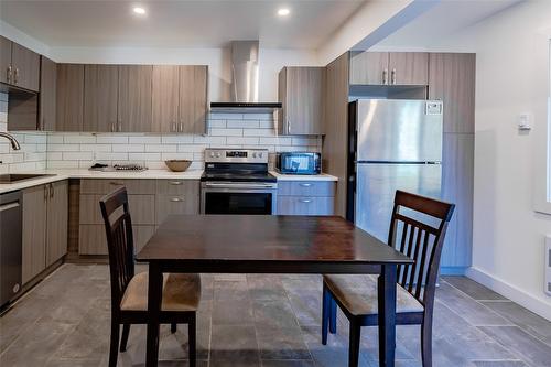 1810 First Street, Fruitvale, BC - Indoor