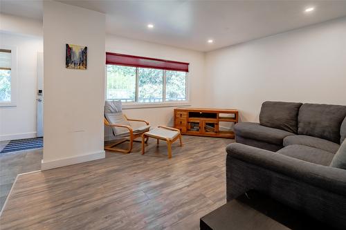 1810 First Street, Fruitvale, BC - Indoor