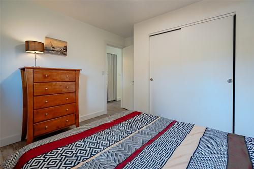 1810 First Street, Fruitvale, BC - Indoor Photo Showing Bedroom