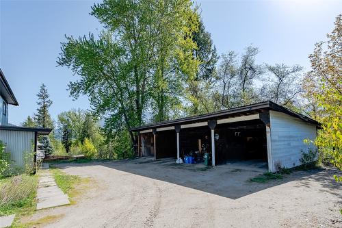 1810 First Street, Fruitvale, BC - Outdoor