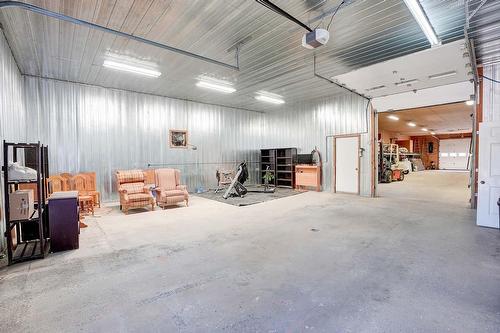 Garage - 8829Z Route 117 S., Rivière-Rouge, QC - Indoor Photo Showing Basement