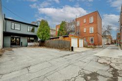 1332A Rue Beaubien E.  Montréal (Rosemont/La Petite-Patrie), QC H2G 1K8