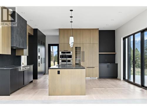 6200 Columbia Lake Road Unit# 4, Columbia Lake, BC - Indoor Photo Showing Kitchen