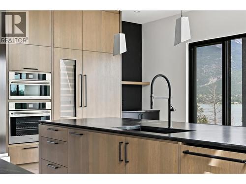 6200 Columbia Lake Road Unit# 4, Columbia Lake, BC - Indoor Photo Showing Kitchen
