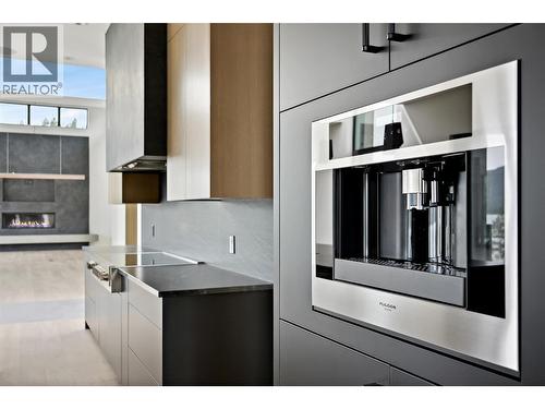 6200 Columbia Lake Road Unit# 4, Columbia Lake, BC - Indoor Photo Showing Kitchen With Upgraded Kitchen