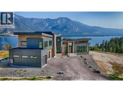 6200 Columbia Lake Road Unit# 4, Columbia Lake, BC - Outdoor With Body Of Water