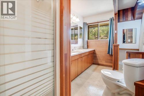 275 2Nd Avenue, Rivervale, BC - Indoor Photo Showing Bathroom