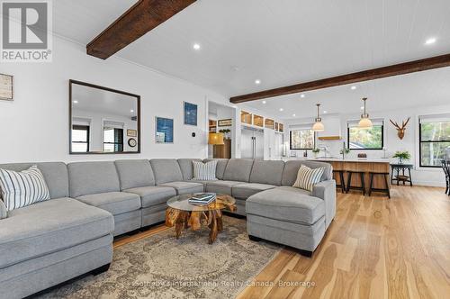 32 A11 Island, The Archipelago (Archipelago North), ON - Indoor Photo Showing Living Room