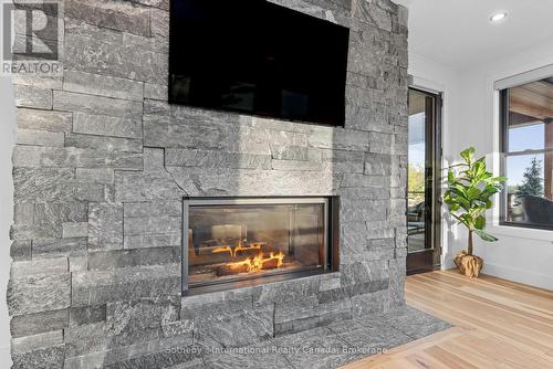 32 A11 Island, The Archipelago (Archipelago North), ON - Indoor Photo Showing Living Room With Fireplace