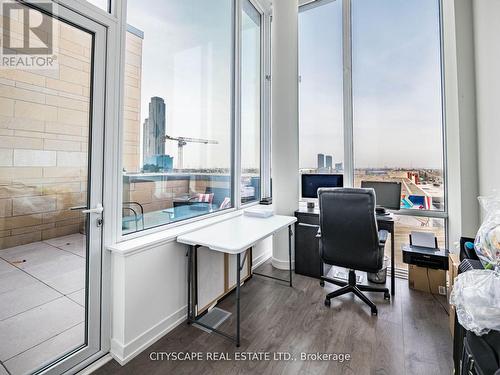 Th06 - 9 Buttermill Avenue W, Vaughan, ON - Indoor Photo Showing Office