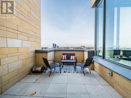 Th06 - 9 Buttermill Avenue W, Vaughan, ON - Outdoor With Exterior