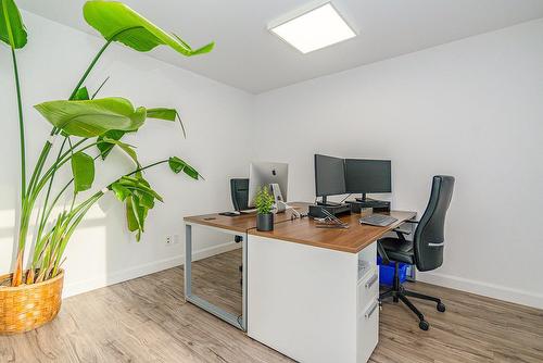 Office - 2-9930 Boul. Bourque, Sherbrooke (Brompton/Rock Forest/Saint-Élie/Deauville), QC - Indoor Photo Showing Office
