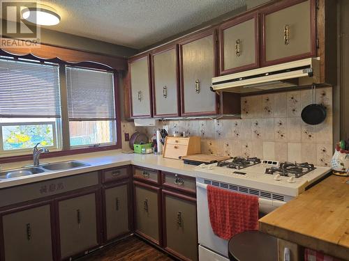 40 Breccia Drive, Logan Lake, BC - Indoor Photo Showing Kitchen With Double Sink