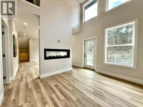 746 Taynton Drive, Invermere, BC - Indoor With Fireplace