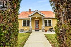 214 11th Avenue  Castlegar, BC V1N 1J2