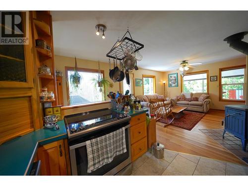 425 Alexander Road, Procter, BC - Indoor