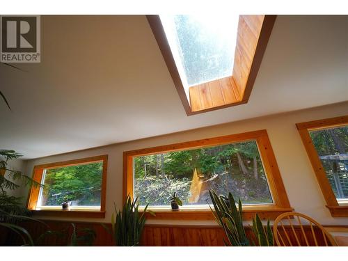 425 Alexander Road, Procter, BC - Indoor Photo Showing Other Room