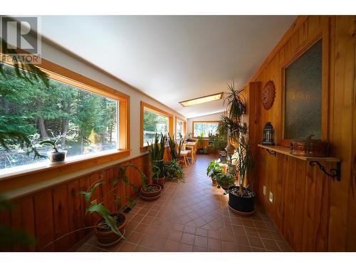 425 Alexander Road, Procter, BC - Indoor Photo Showing Other Room