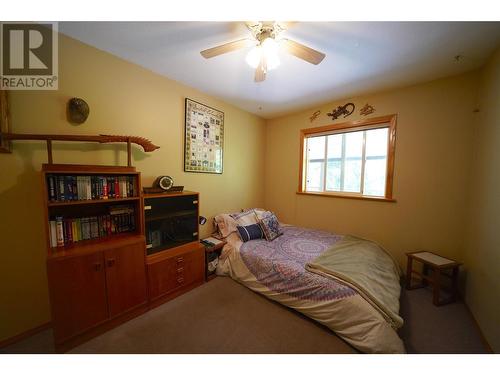 425 Alexander Road, Procter, BC - Indoor Photo Showing Bedroom