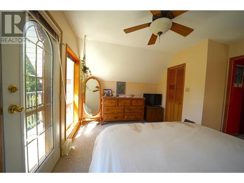 425 Alexander Road, Procter, BC - Indoor