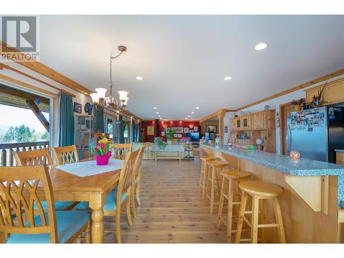 2190 30 Street Ne, Salmon Arm, BC - Indoor Photo Showing Dining Room