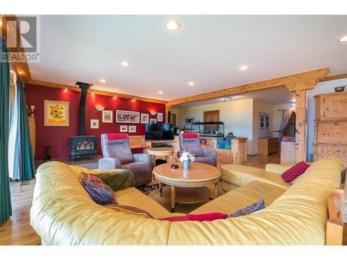 2190 30 Street Ne, Salmon Arm, BC - Indoor Photo Showing Living Room With Fireplace