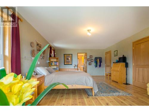 2190 30 Street Ne, Salmon Arm, BC - Indoor Photo Showing Bedroom