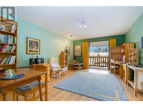 2190 30 Street Ne, Salmon Arm, BC - Indoor