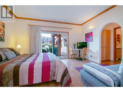 2190 30 Street Ne, Salmon Arm, BC - Indoor Photo Showing Bedroom