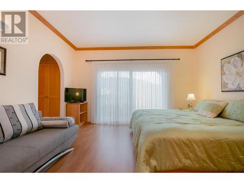 2190 30 Street Ne, Salmon Arm, BC - Indoor Photo Showing Bedroom