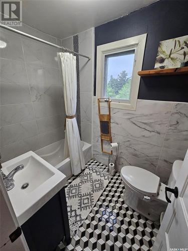 306 West 1St Street, Alida, SK - Indoor Photo Showing Bathroom
