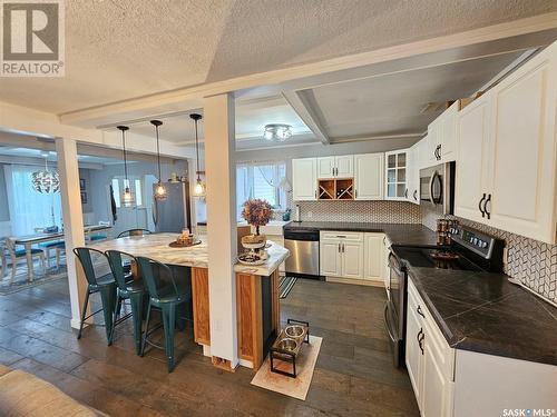 306 West 1St Street, Alida, SK - Indoor Photo Showing Kitchen With Double Sink With Upgraded Kitchen