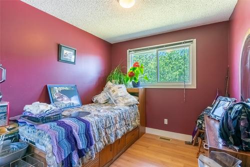 5121 Crawford Place, Kamloops, BC - Indoor Photo Showing Bedroom