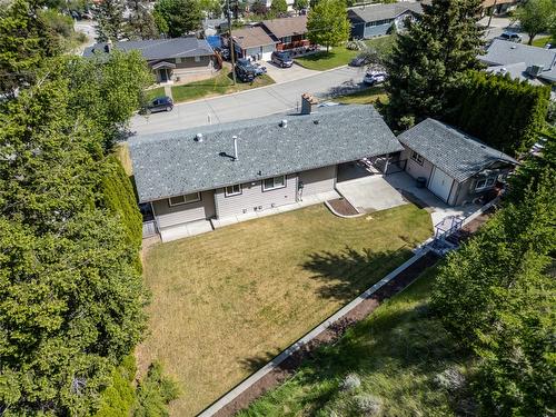 5121 Crawford Place, Kamloops, BC - Outdoor