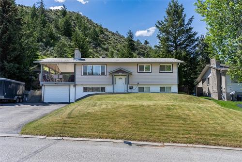 5121 Crawford Place, Kamloops, BC - Outdoor