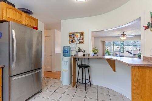 5121 Crawford Place, Kamloops, BC - Indoor Photo Showing Kitchen
