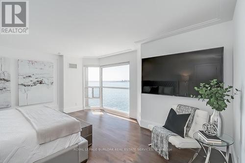 605 - 2190 Lakeshore Road, Burlington, ON - Indoor Photo Showing Bedroom
